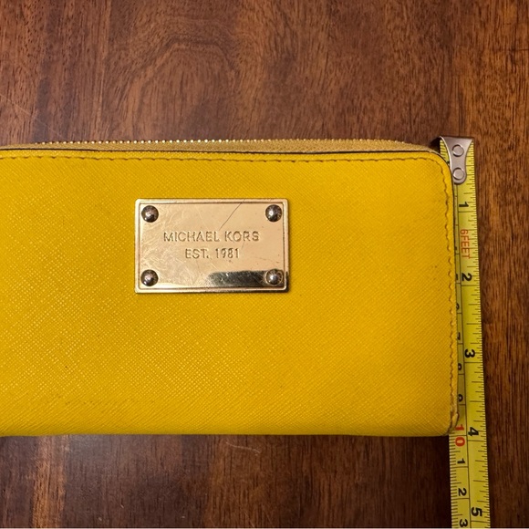 Michael Kors Sunburst Yellow Wallet with strap wristlet - Picture 9 of 9